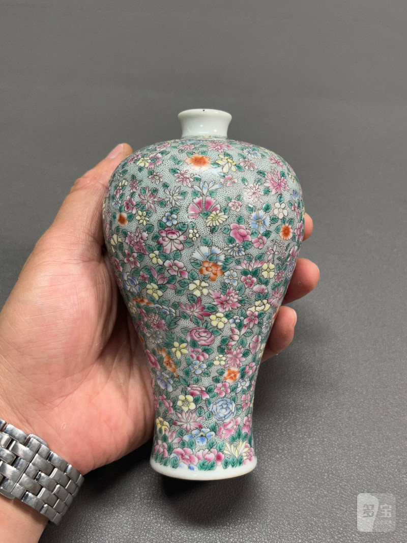 清晚期  粉彩“百花不落地”梅瓶 - 图3